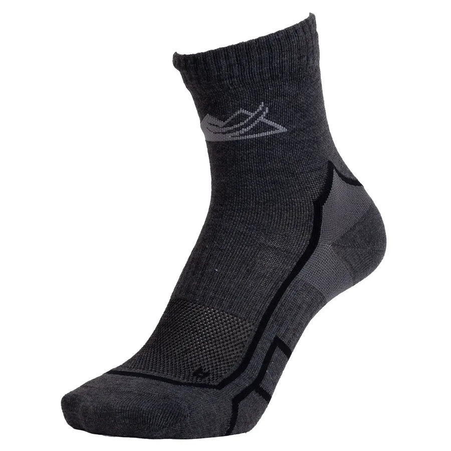 Discover the perfect trail running socks with Merino Wool, ergonomic fit, and mesh vents. Unisex sizing available.