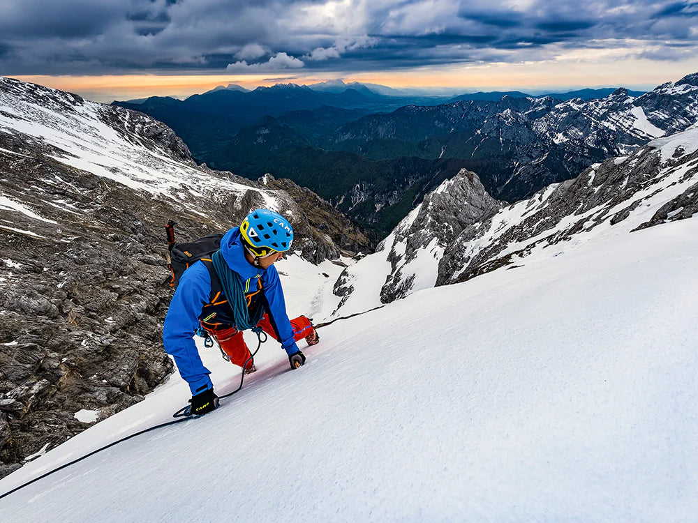 Men's Mont Blanc Pro GTX lifestyle image