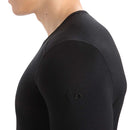 Icebreaker Men's Merino 200 Oasis Long Sleeve Crewe collar detail, Black  