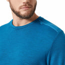 Helly Hansen Men's LIFA® Merino Midweight Crew Base Layer collar details