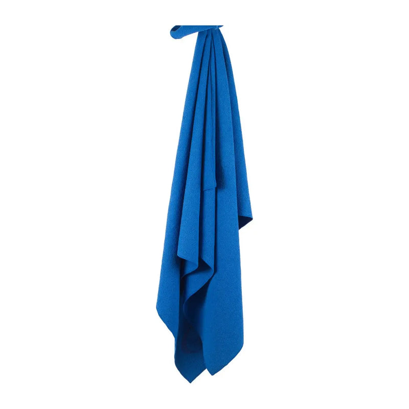 Stay dry and comfortable on all your adventures with the Lifeventure XL Microfibre Trek Towel, designed for maximum absorbency and quick drying in a compact, lightweight package.
