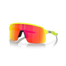 Step up your game with the Oakley Sutro Lite Matte in tennis ball yellow. Experience unmatched style and precision with these high-performance sports sunglasses.