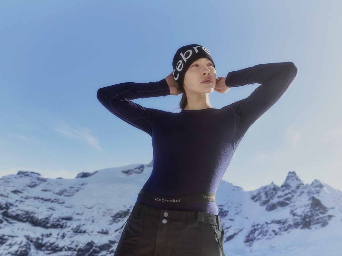 Women's Merino 200 Oasis Long Sleeve Crew detail image